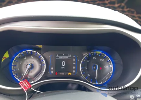 2020 Chrysler Pacifica Touring L из США, поврежденный, VIN 2C4RC1BG5LR133748